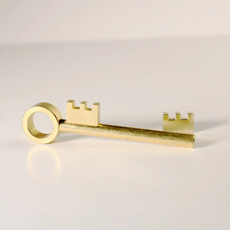 Mystery Golden Key Skeleton Magic Tricks Magician Close Up Illusions Gimmick Props Appearing Mentalism Ghost Moving Key Magia