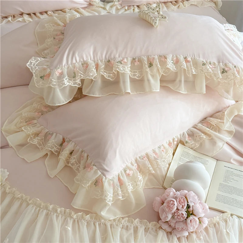 4Pcs Princess Wedding Bedding Set Korean Style Lace Flowers Embroidery Duvet Cover Bed Sheet/Fitted Sheet/Bed Skirt Pillowcases