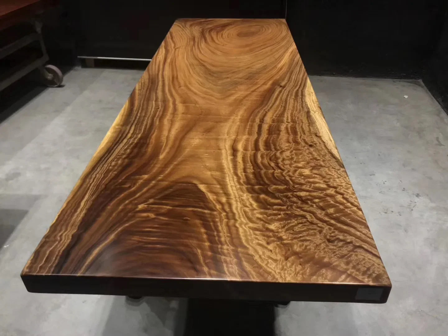 # Unique Furniture Design Walnut Slab Kitchen Restaurant Dining Wood Table For Sale