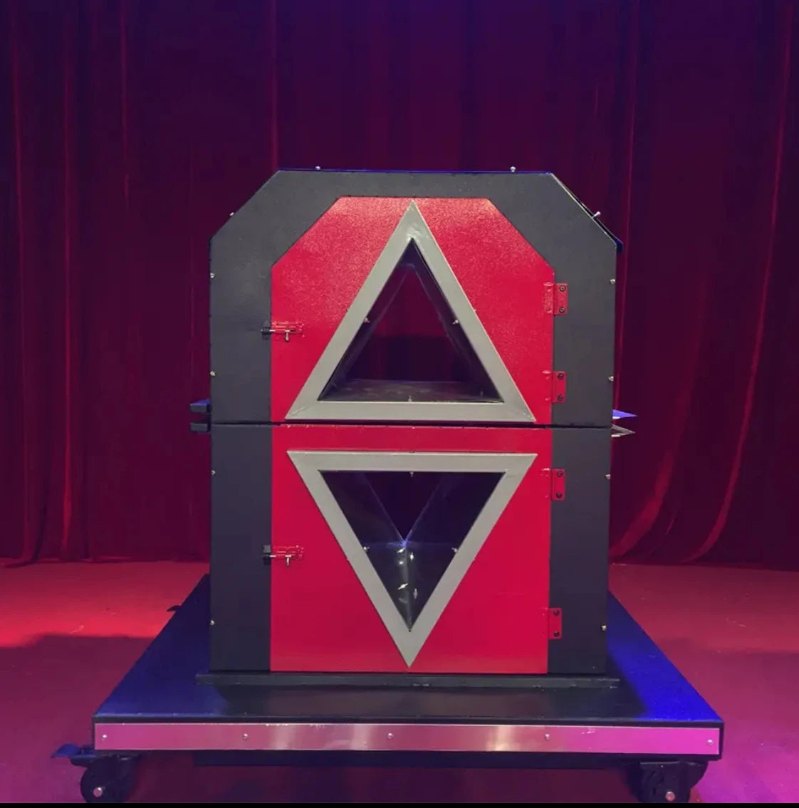 triangular barrel stage magic props professional magician