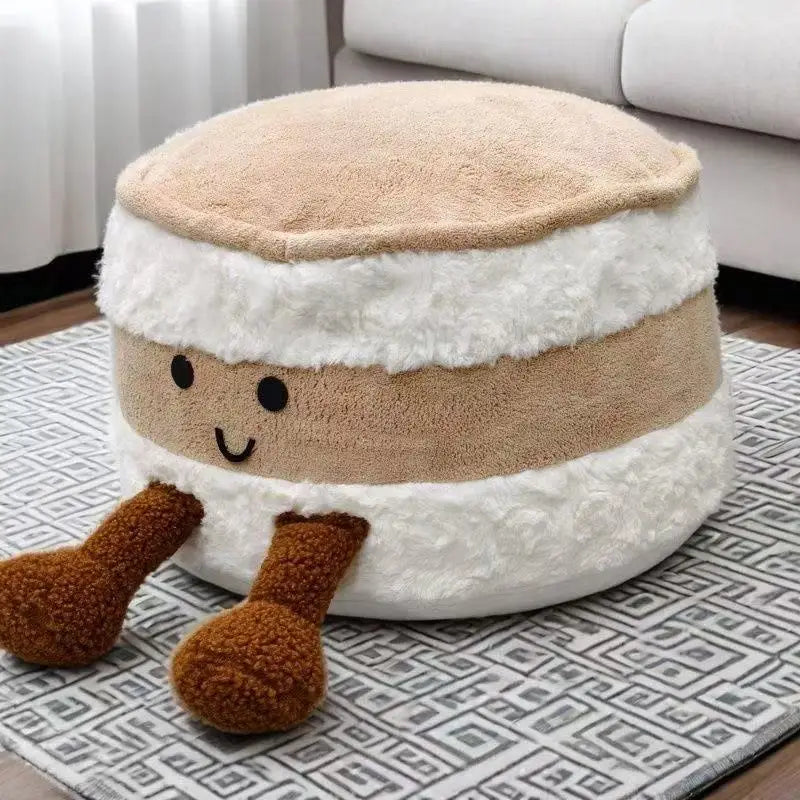 Cute bread, sitting on a pedestal, living room, tatami, futon, removable and washable footstool, shoe changing stool