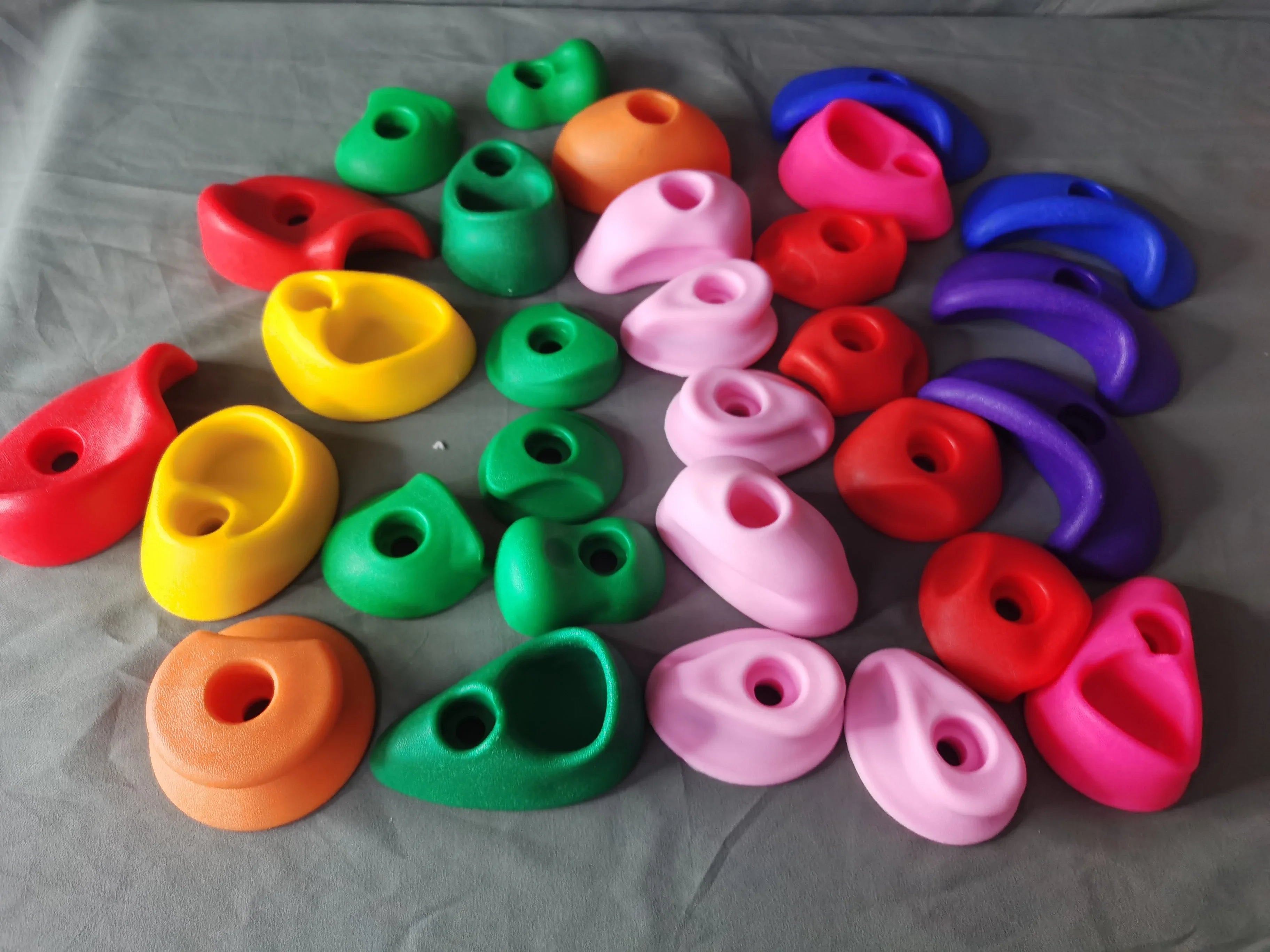 30pcs/set Rock Climbing Holds Wood Wall Climbing Stones Toys Kids Playground Game Hand Feet Hold Grip Kit Outdoor Indoor Game