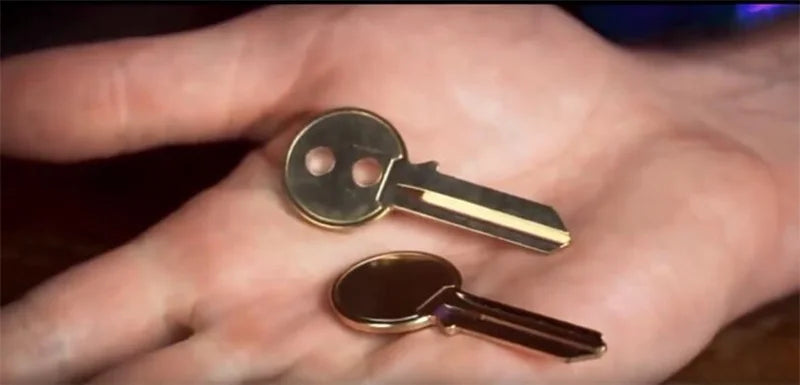 Keymaster (Gimmicks and Instructions) by Craig Petty Magic Tricks Moving Hole on Key Close Up Illusions Mentalism Comedy Props