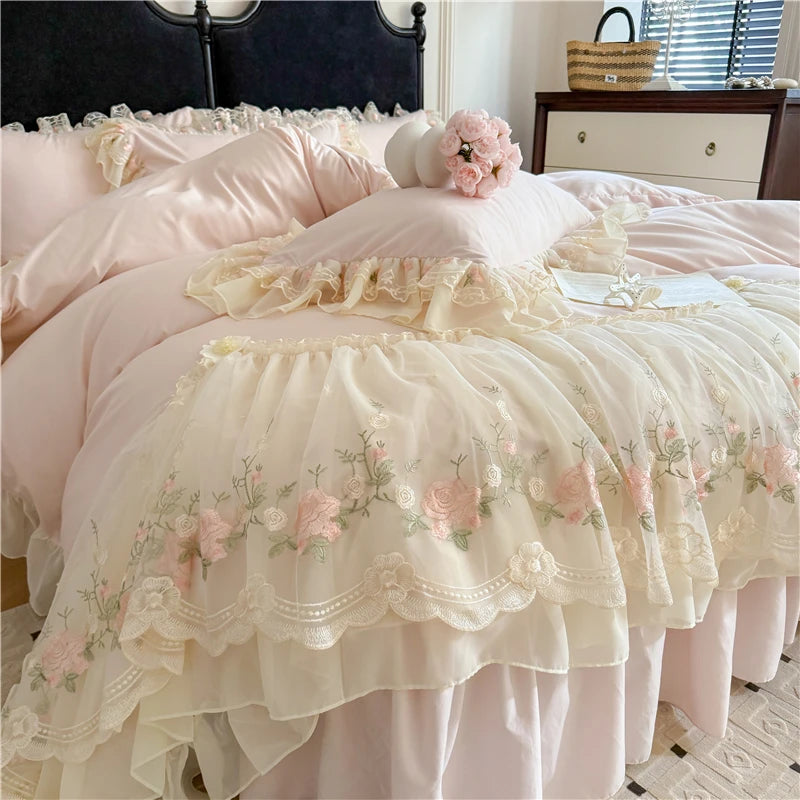 4Pcs Princess Wedding Bedding Set Korean Style Lace Flowers Embroidery Duvet Cover Bed Sheet/Fitted Sheet/Bed Skirt Pillowcases